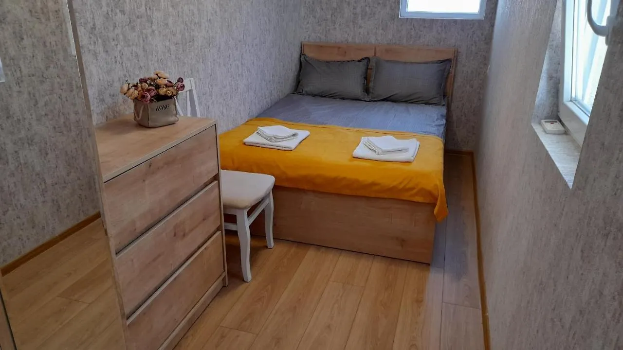 Yellow Apartment Tbilisi Georgien