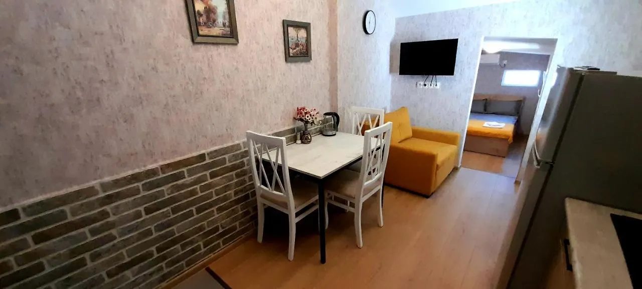 Yellow Apartment Tbilisi 0*,  Georgien